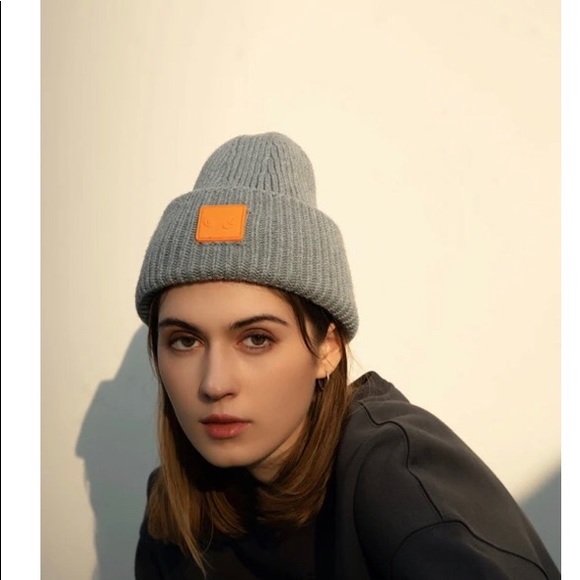 Venque Amoo Beanie Hat - Picture 5 of 7